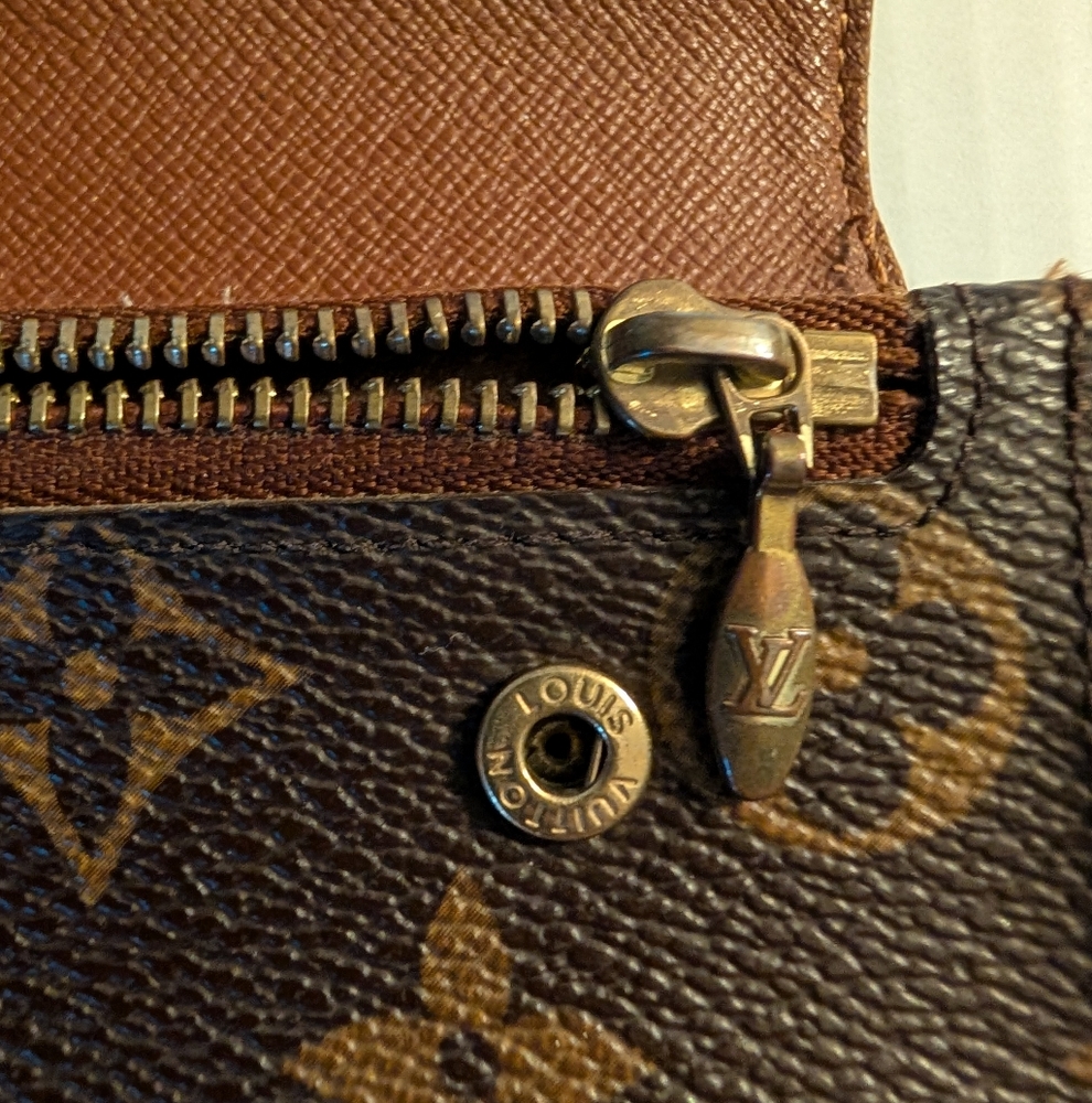 LOUIS VUITTON Monogram Portefeuille Accordion M58008 Chain Wallet - Picture 6 of 14